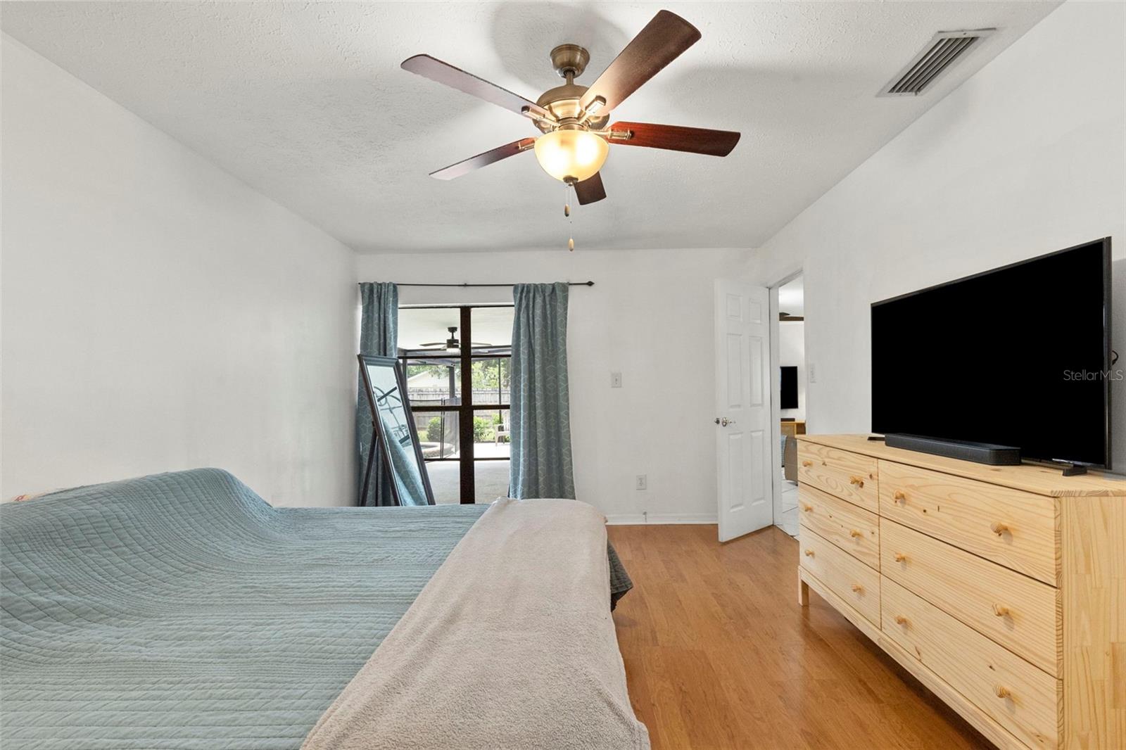 COUNTRY PLACE UNIT 3 B - Residential