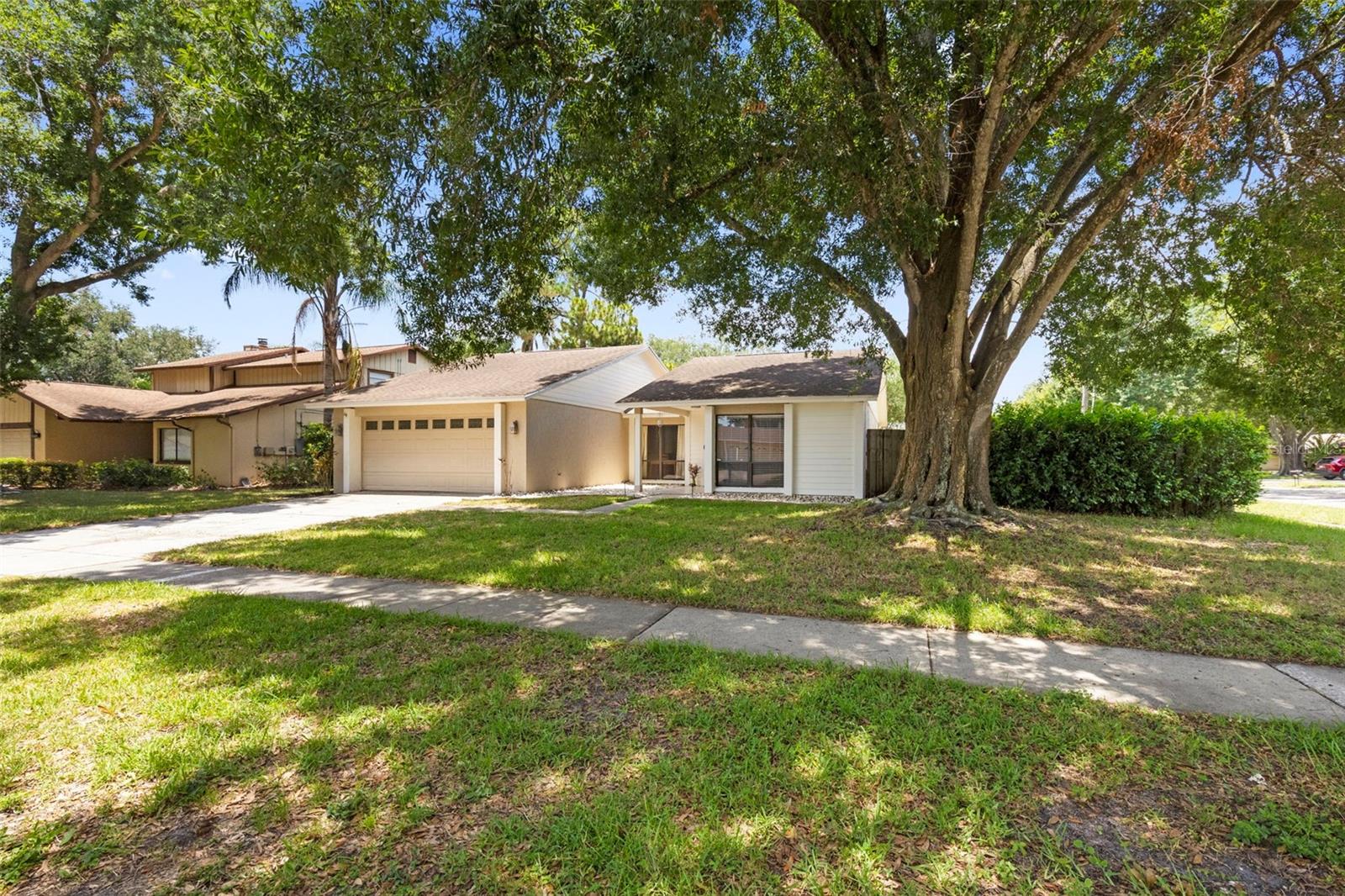 COUNTRY PLACE UNIT 3 B - Residential