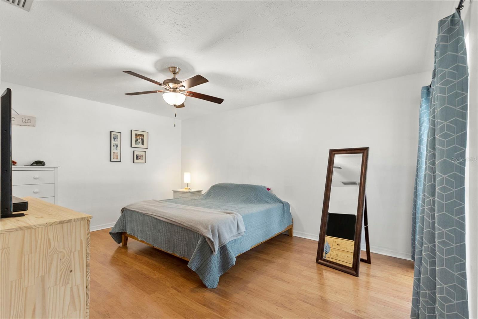 COUNTRY PLACE UNIT 3 B - Residential