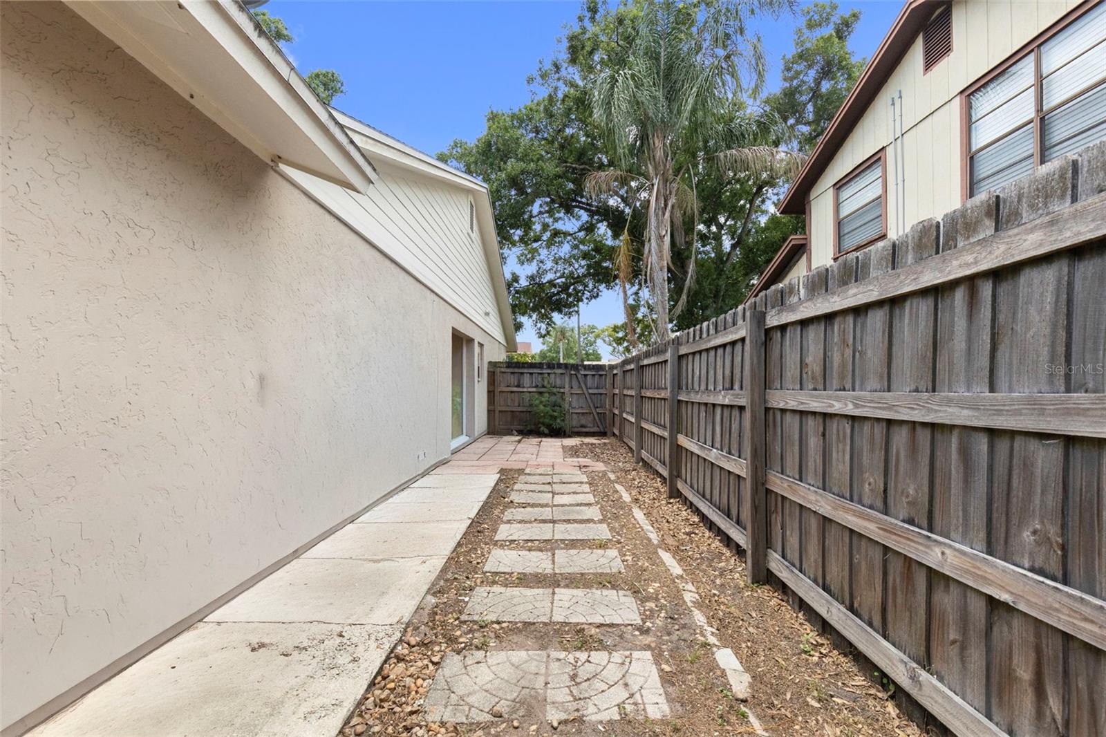 COUNTRY PLACE UNIT 3 B - Residential