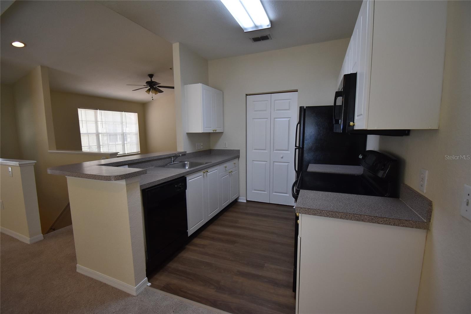 CRESCENT PLACE AT LAKE LOTUS CONDO - Residential Lease