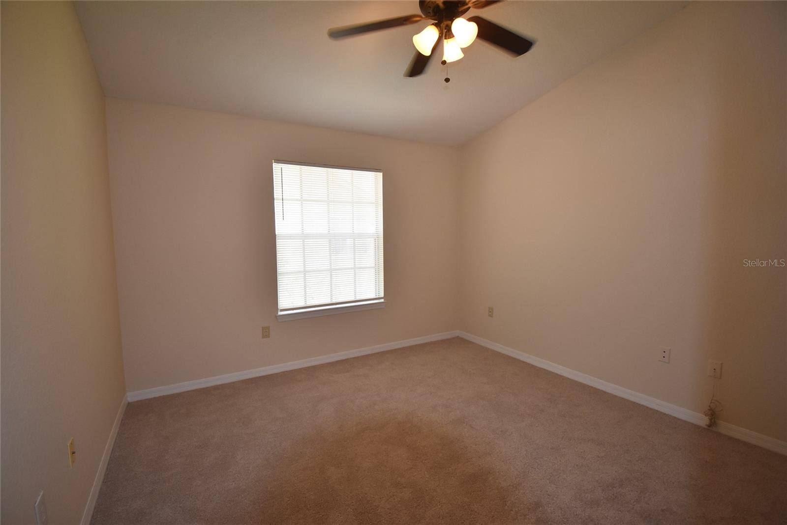 CRESCENT PLACE AT LAKE LOTUS CONDO - Residential Lease