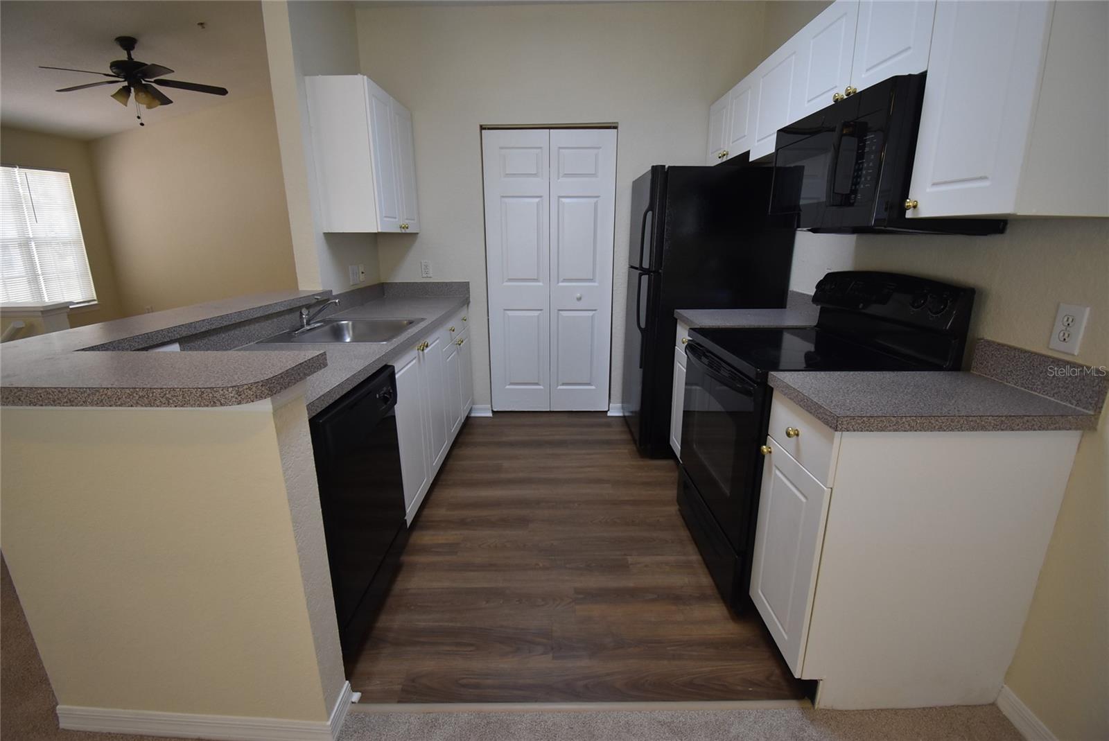CRESCENT PLACE AT LAKE LOTUS CONDO - Residential Lease