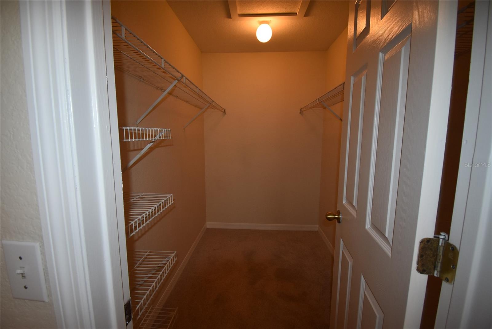 CRESCENT PLACE AT LAKE LOTUS CONDO - Residential Lease