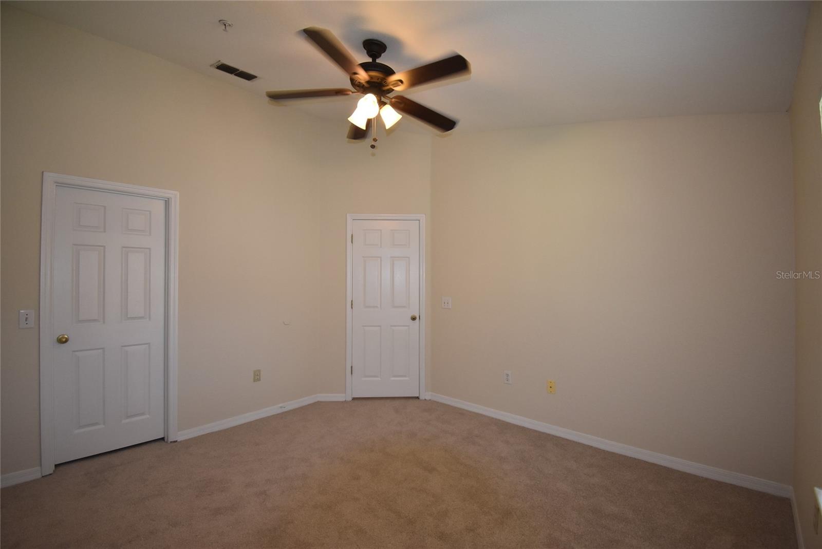 CRESCENT PLACE AT LAKE LOTUS CONDO - Residential Lease