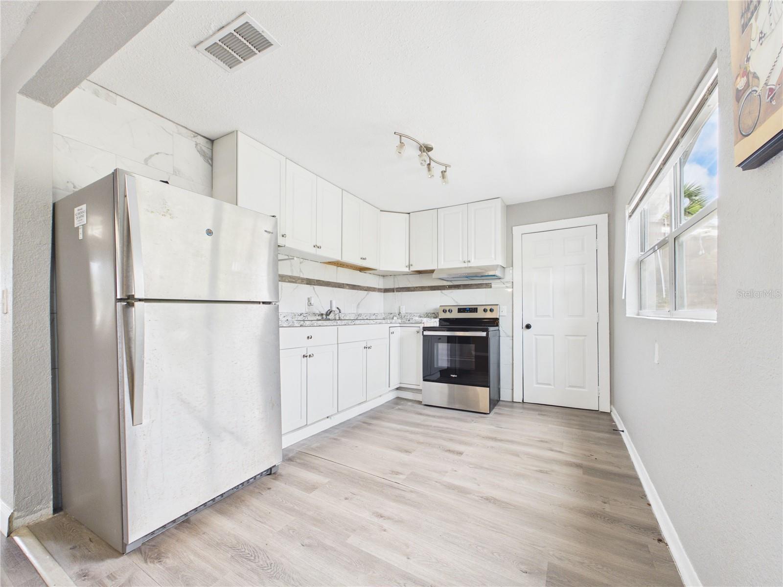 TOBYS ACRES - Residential Lease