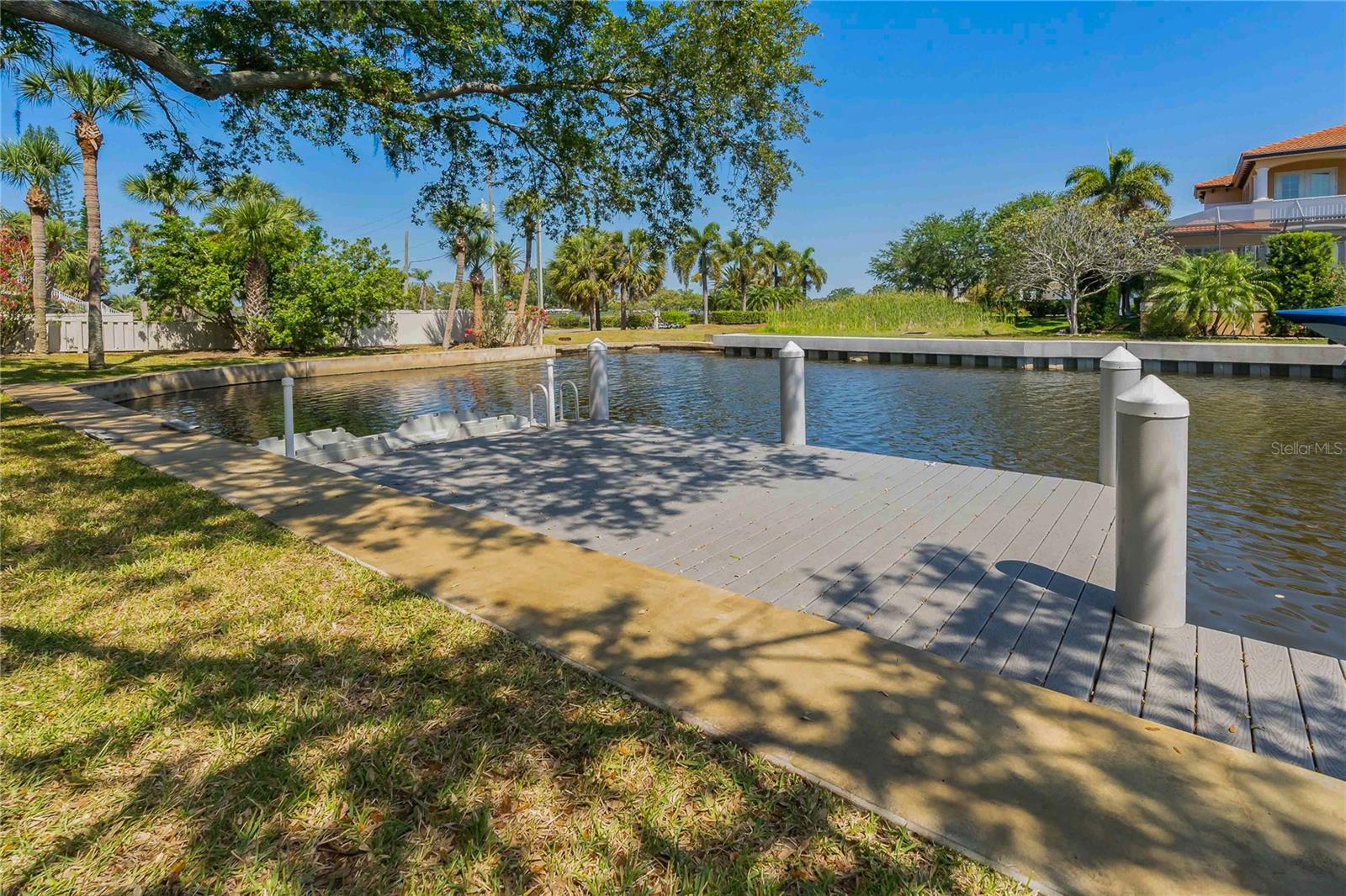 MOORINGS THE CONDO - Residential