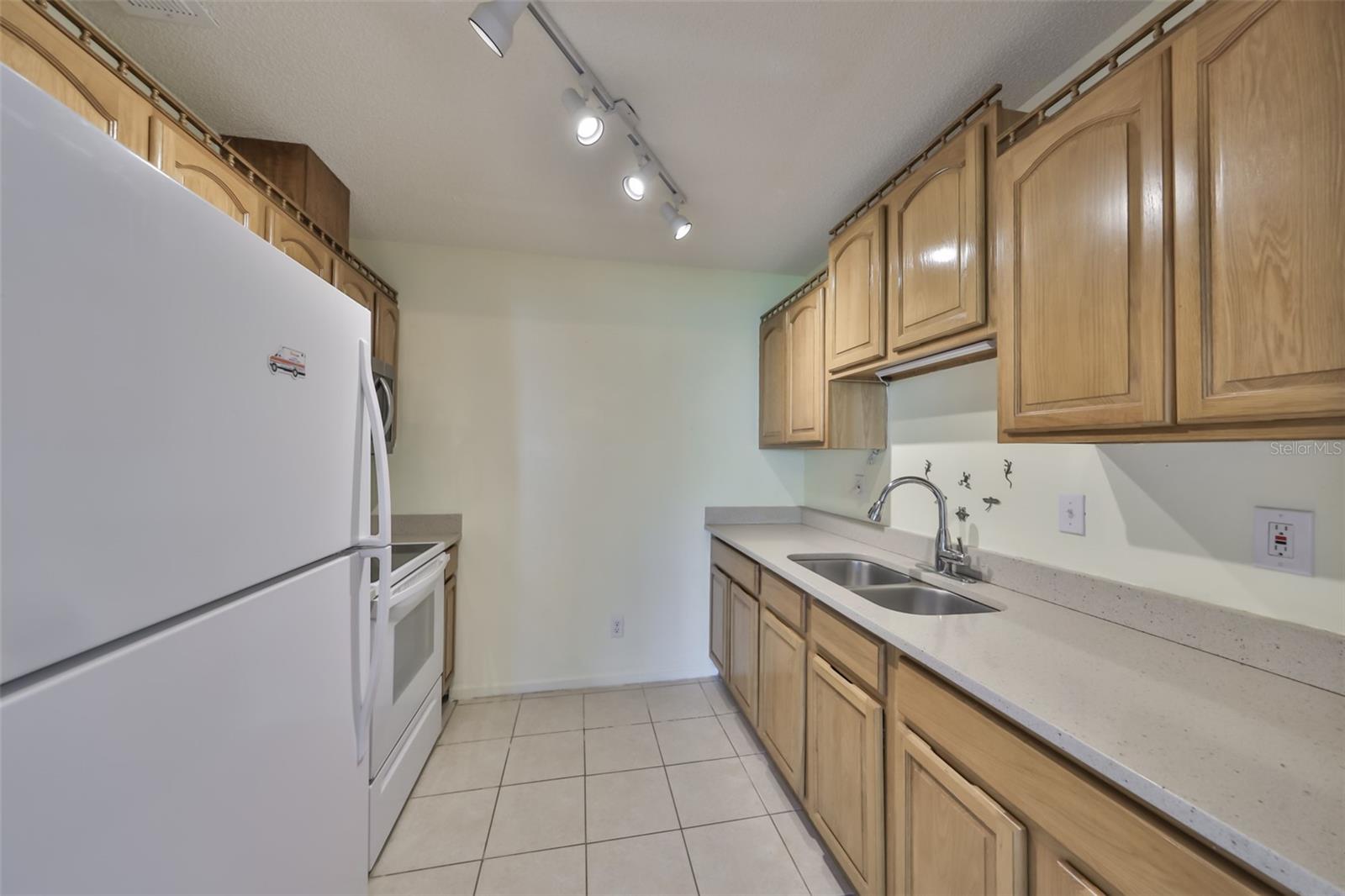 DORCHESTER D CONDO REVIS - Residential