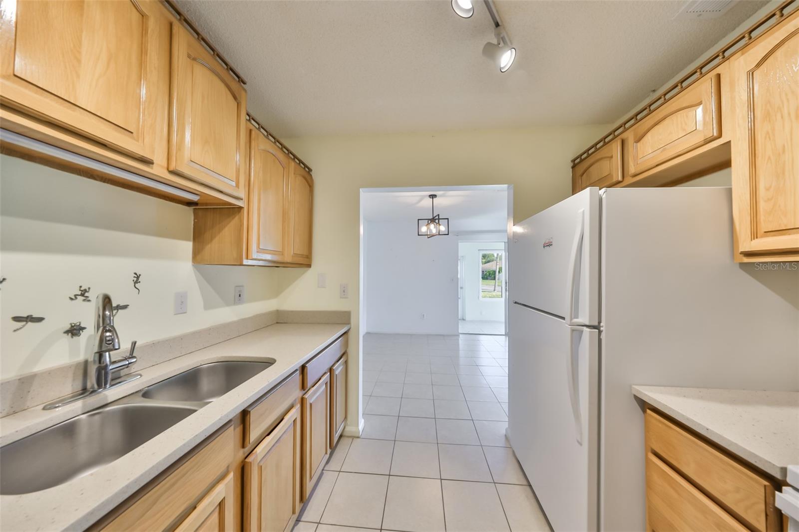 DORCHESTER D CONDO REVIS - Residential