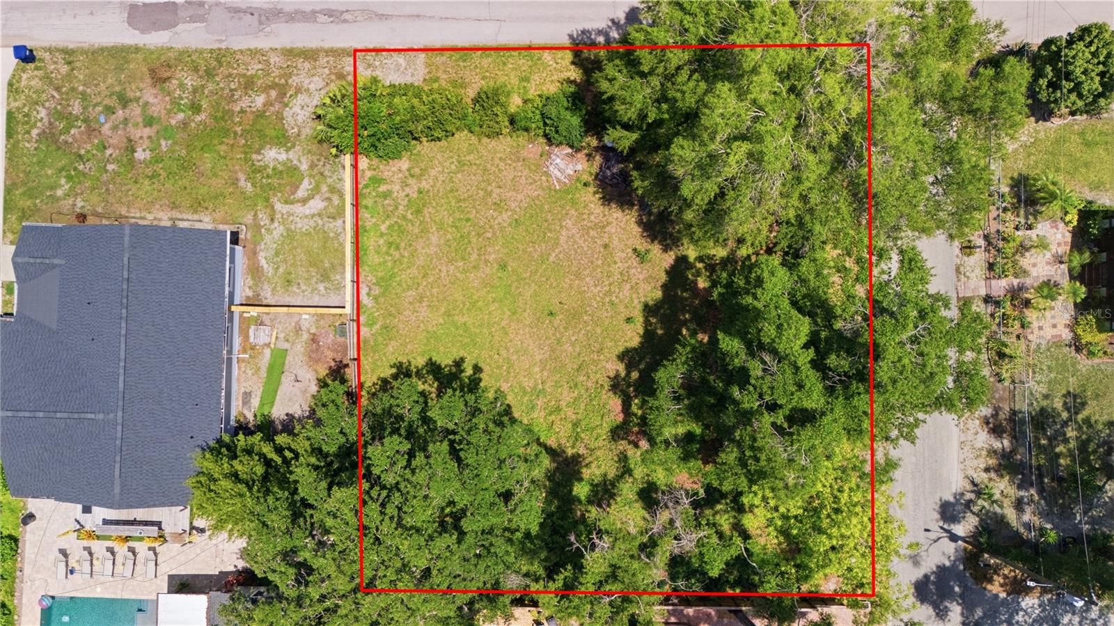 Come see this rare double lot in Old Seminole Heights. You can build your dream home in the Heights in an amazing central location. Bring your custom home builder. Survey available!