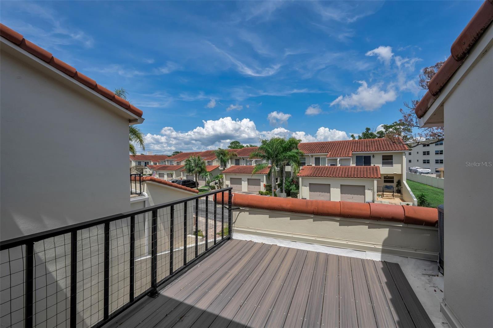 MEDITERRANEAN MANORS - Residential