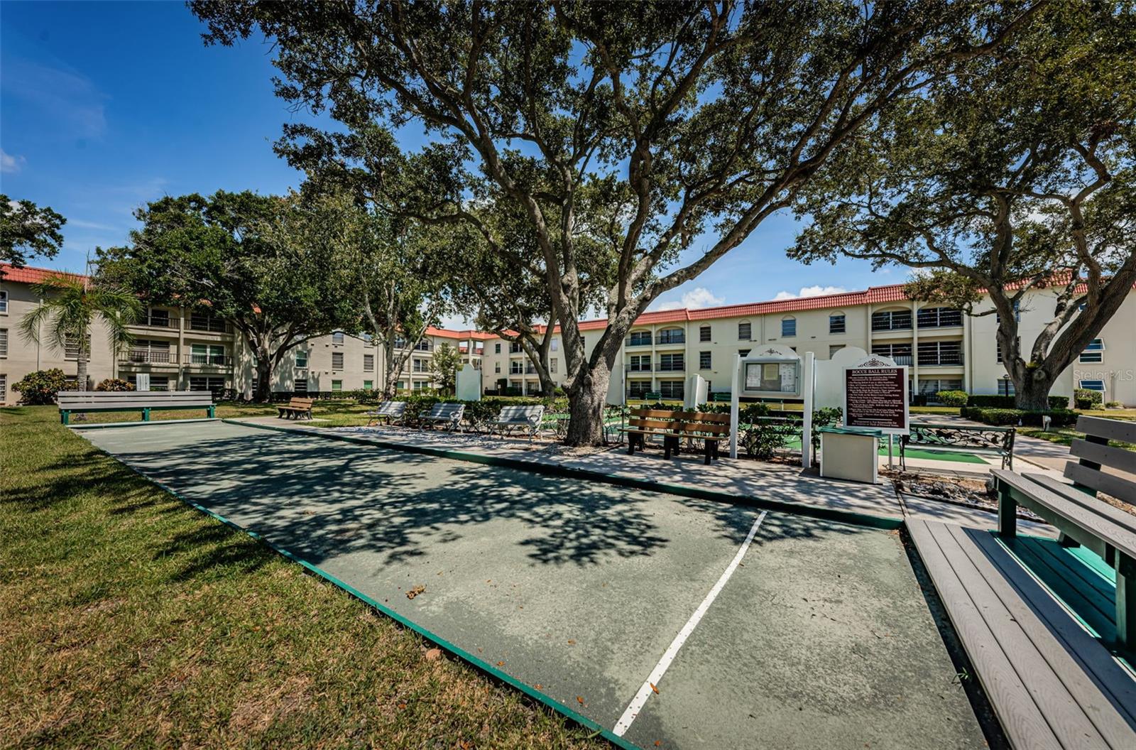 MEDITERRANEAN MANORS - Residential