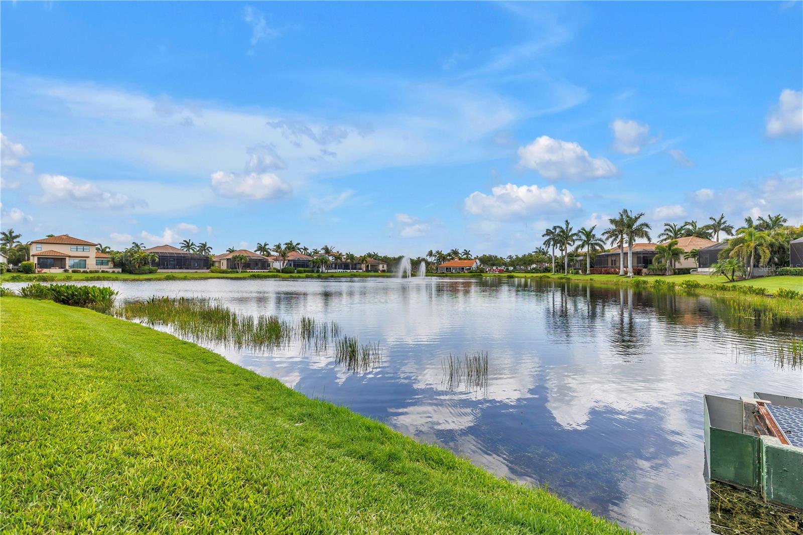 LEGENDS BAY - Residential