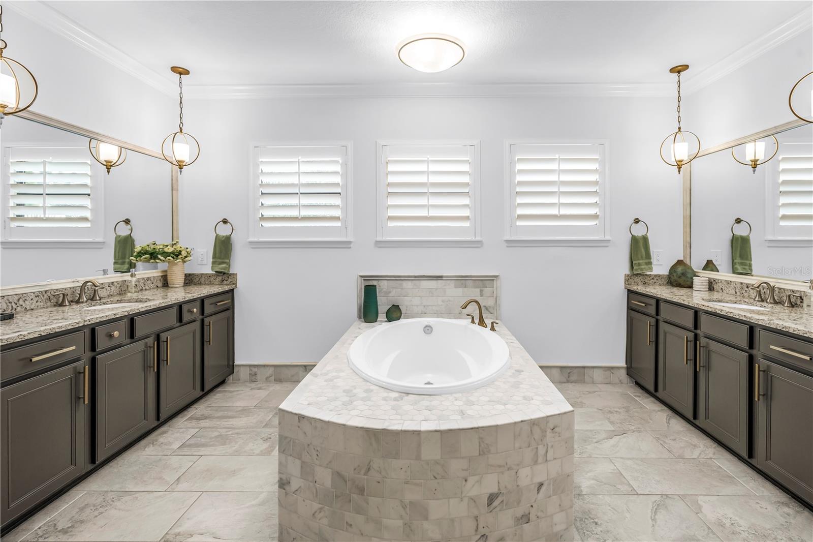 LEGENDS BAY - Residential
