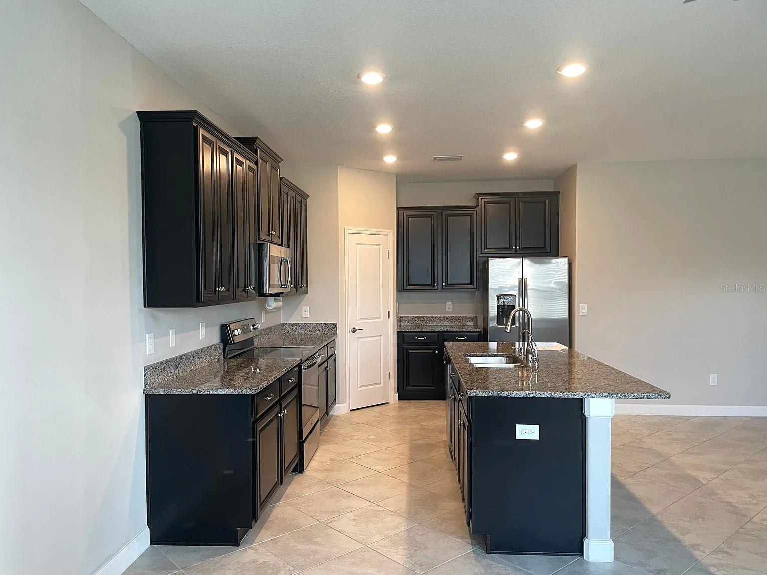 BELMONT NORTH PH 2C - Residential Lease