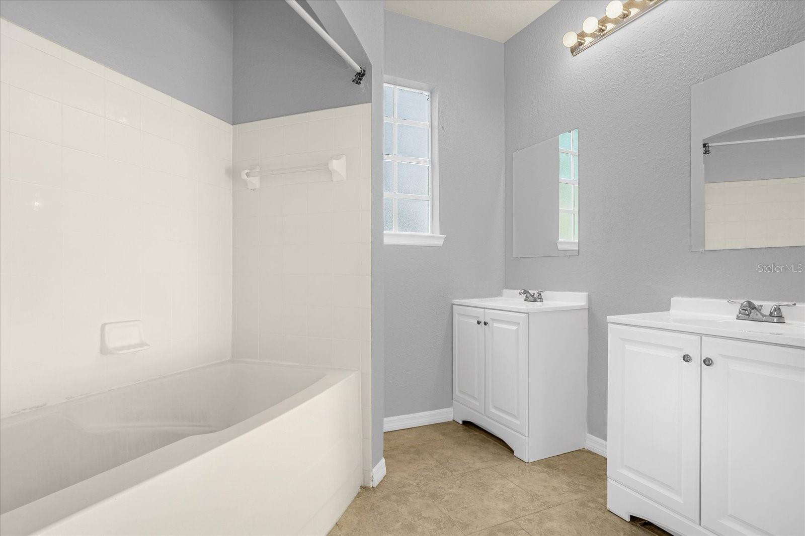 NOTTING HILL A CONDO - Residential