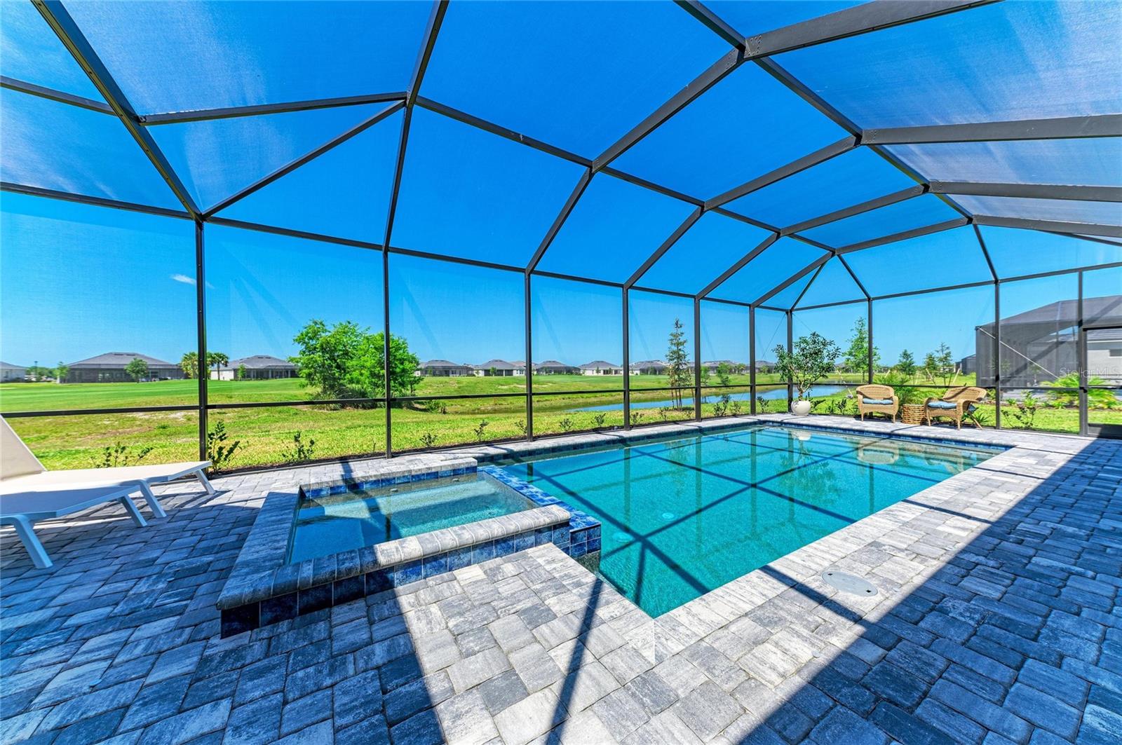 WELLEN PK GOLF & COUNTRY CLUB - Residential