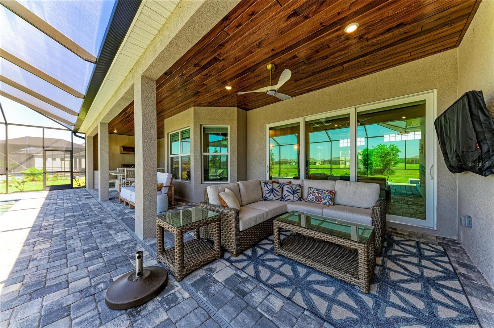 WELLEN PK GOLF & COUNTRY CLUB - Residential