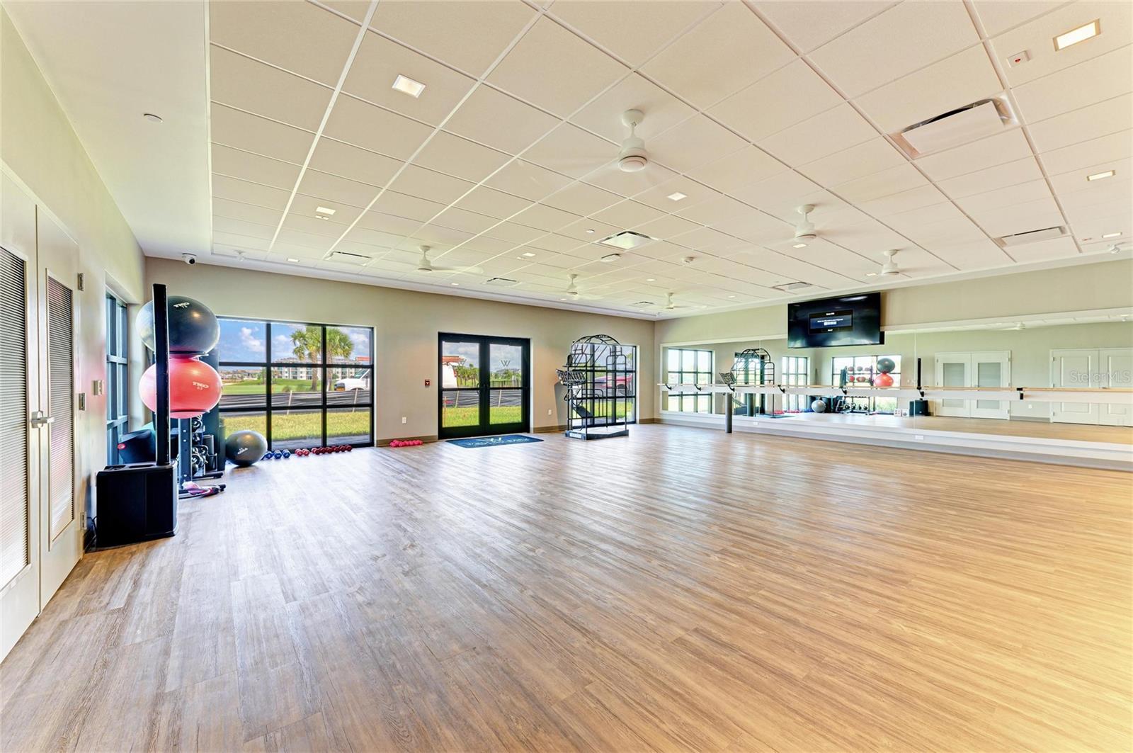 WELLEN PK GOLF & COUNTRY CLUB - Residential