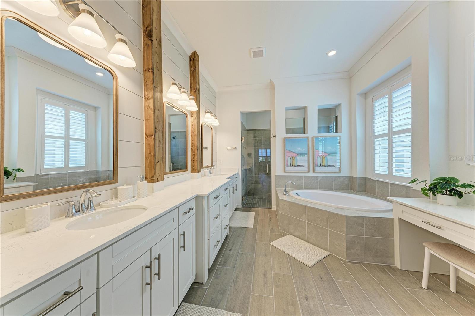 WELLEN PK GOLF & COUNTRY CLUB - Residential