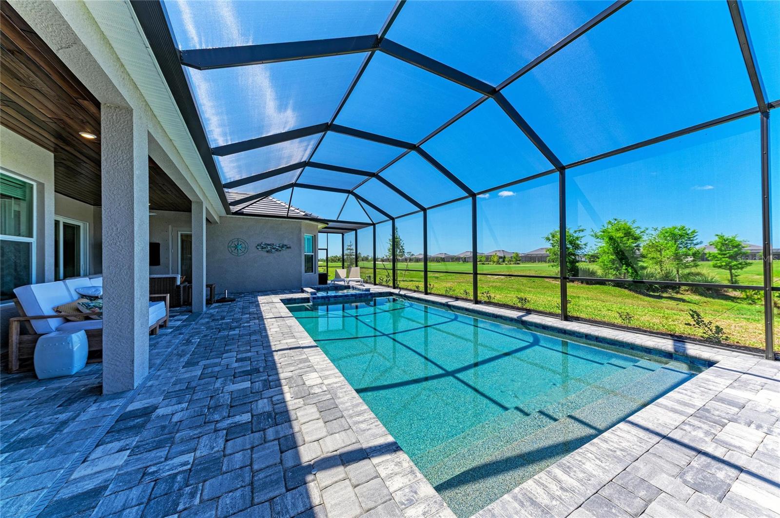 WELLEN PK GOLF & COUNTRY CLUB - Residential