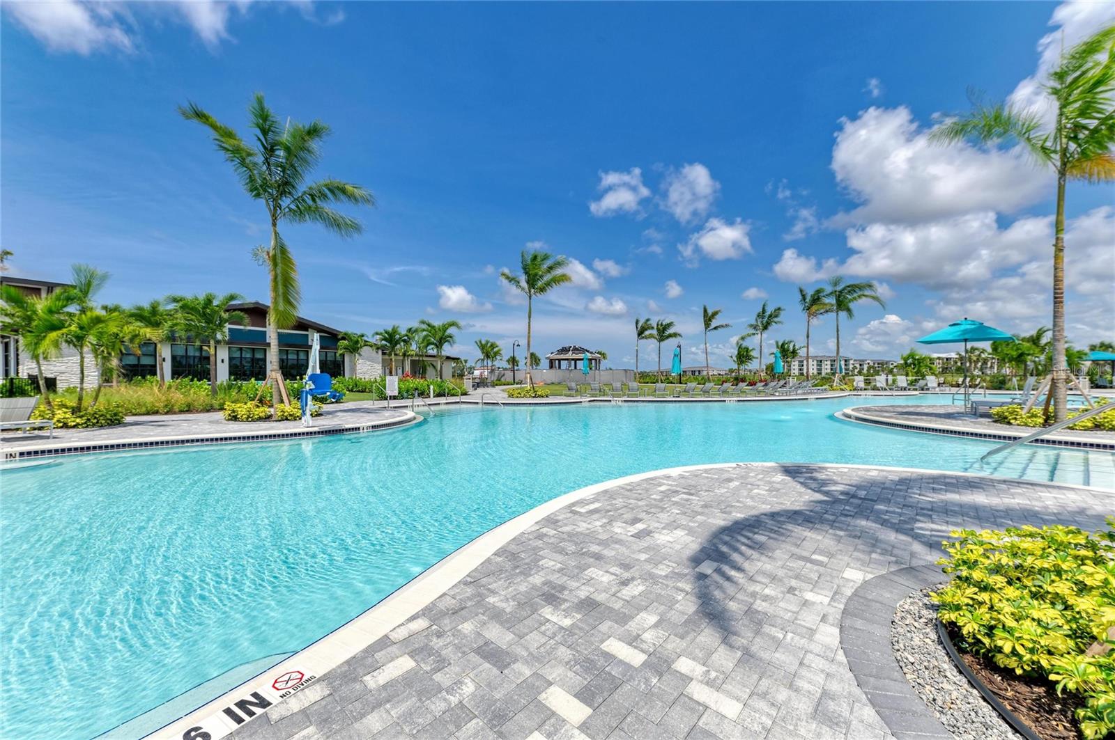 WELLEN PK GOLF & COUNTRY CLUB - Residential