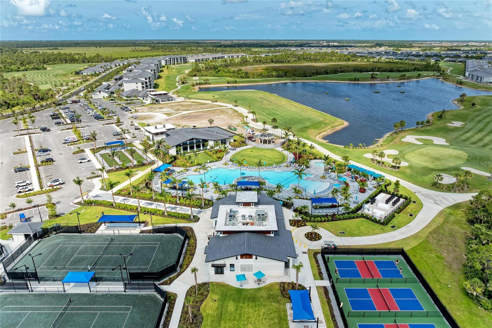 WELLEN PK GOLF & COUNTRY CLUB - Residential