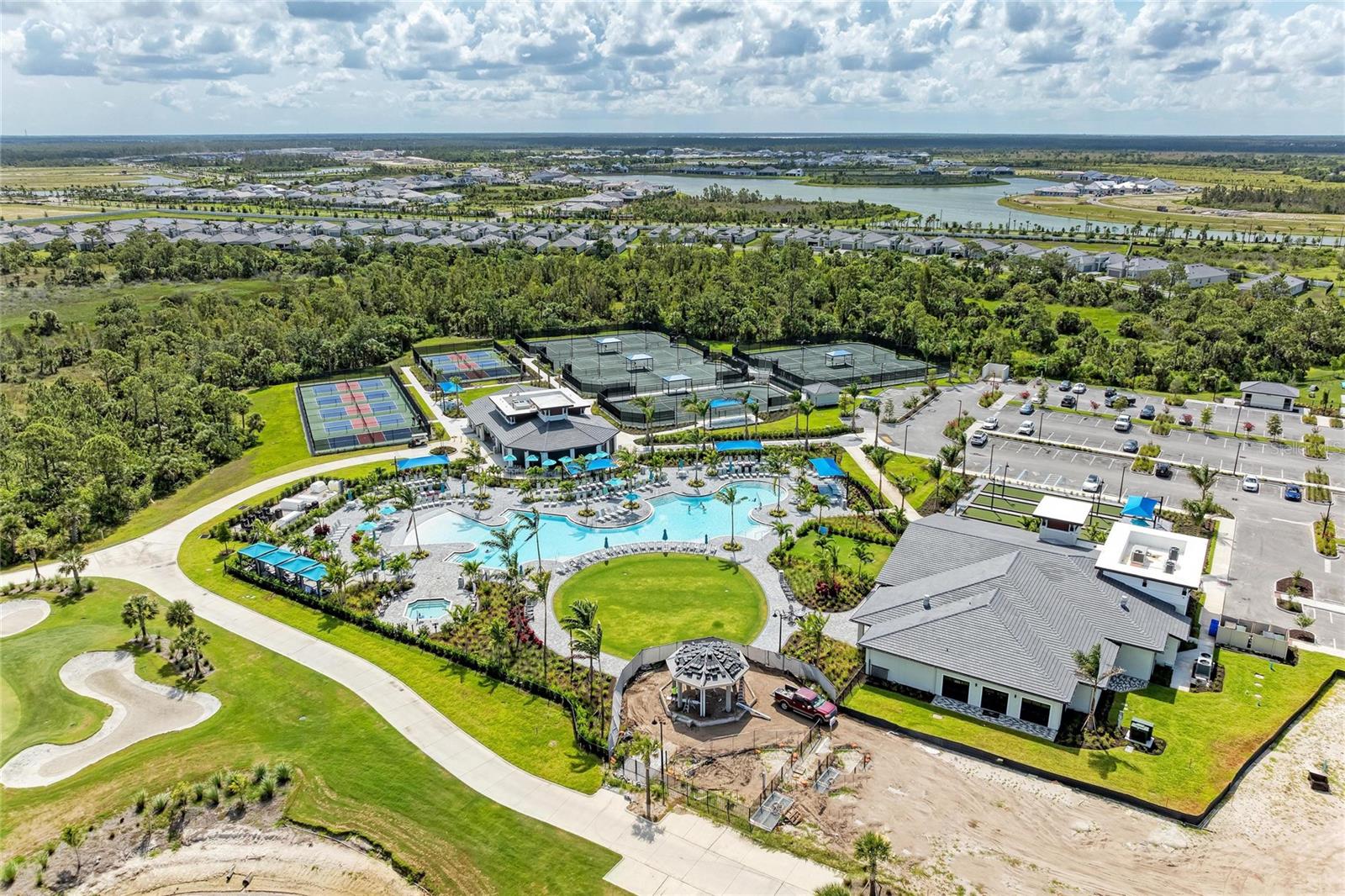WELLEN PK GOLF & COUNTRY CLUB - Residential