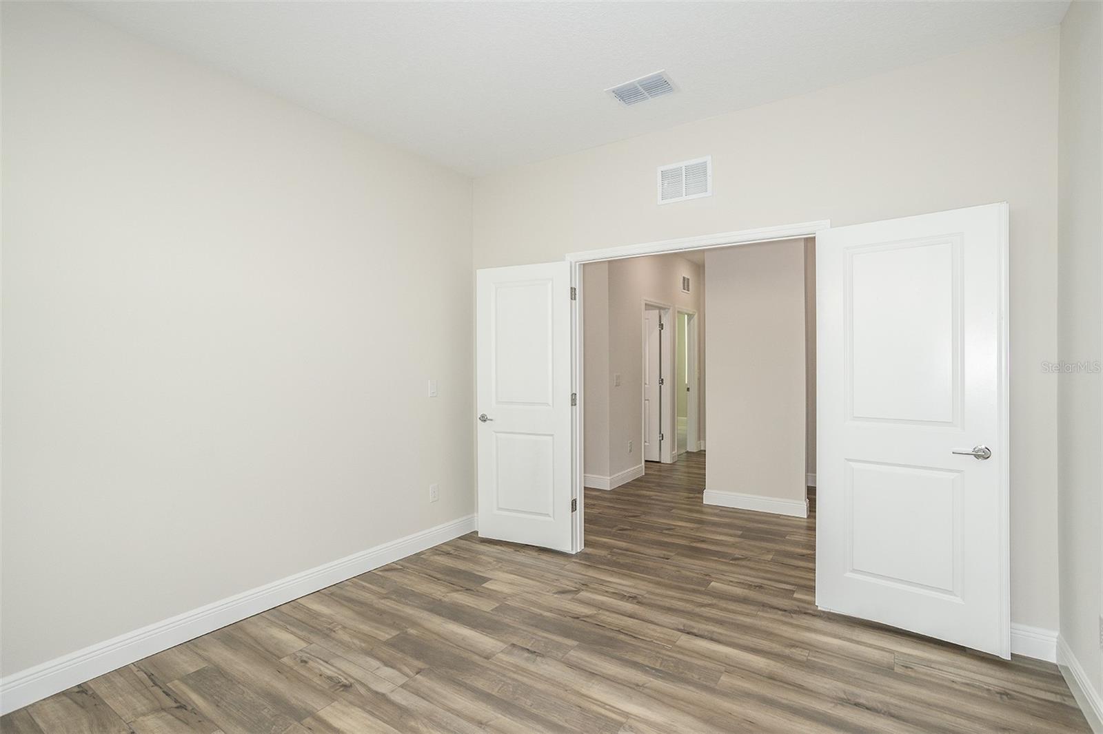 PASADENA WOODS - Residential