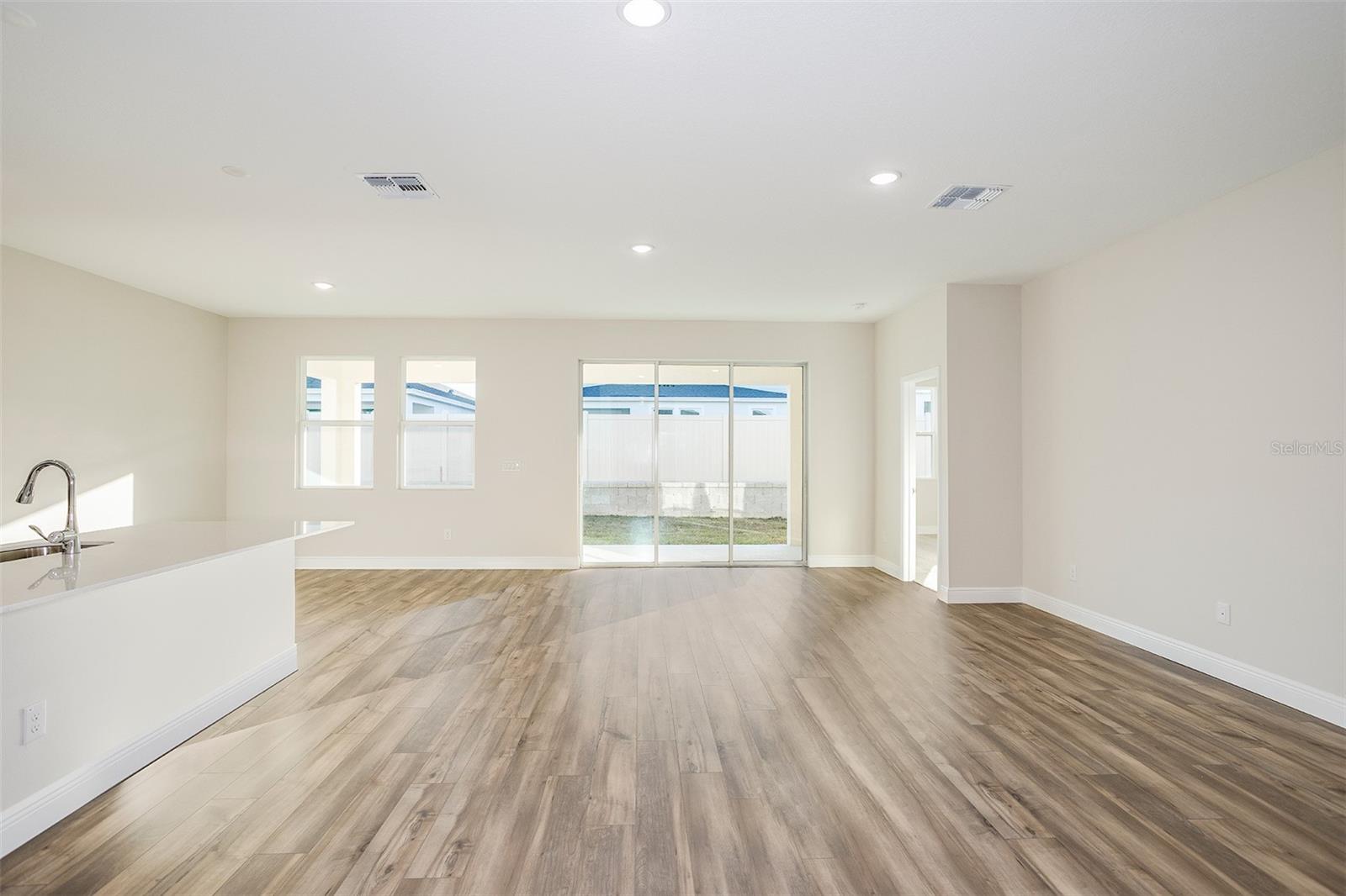 PASADENA WOODS - Residential