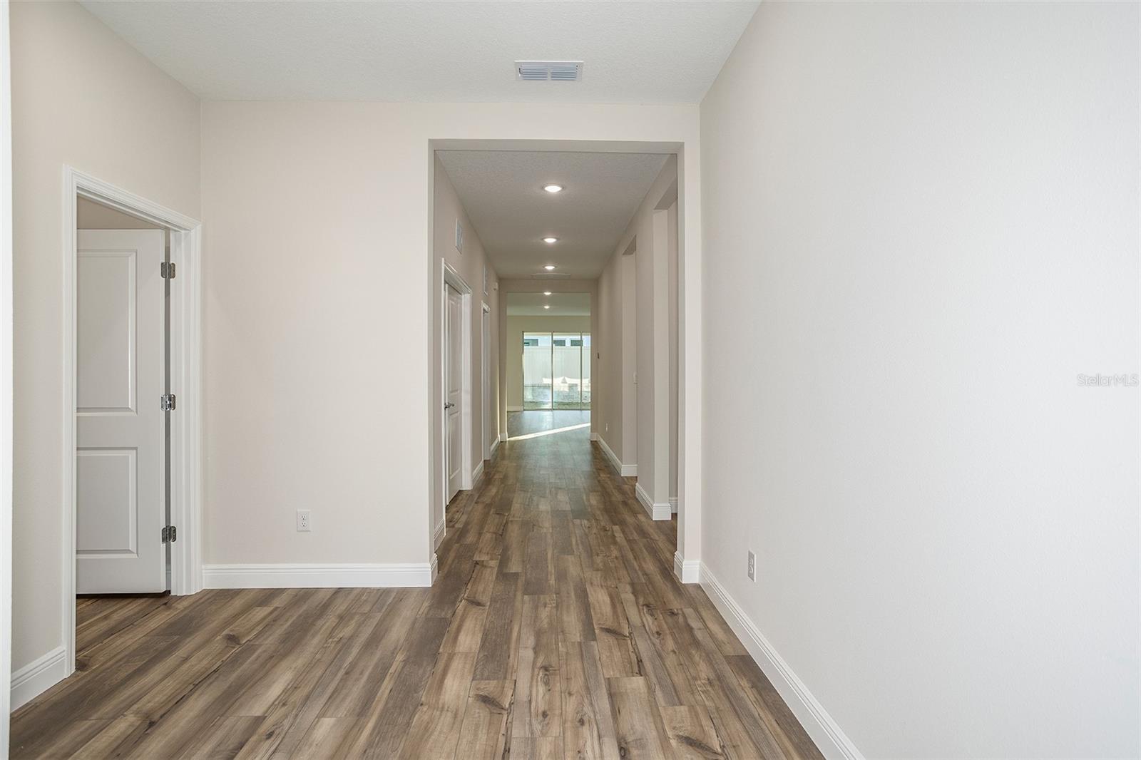 PASADENA WOODS - Residential