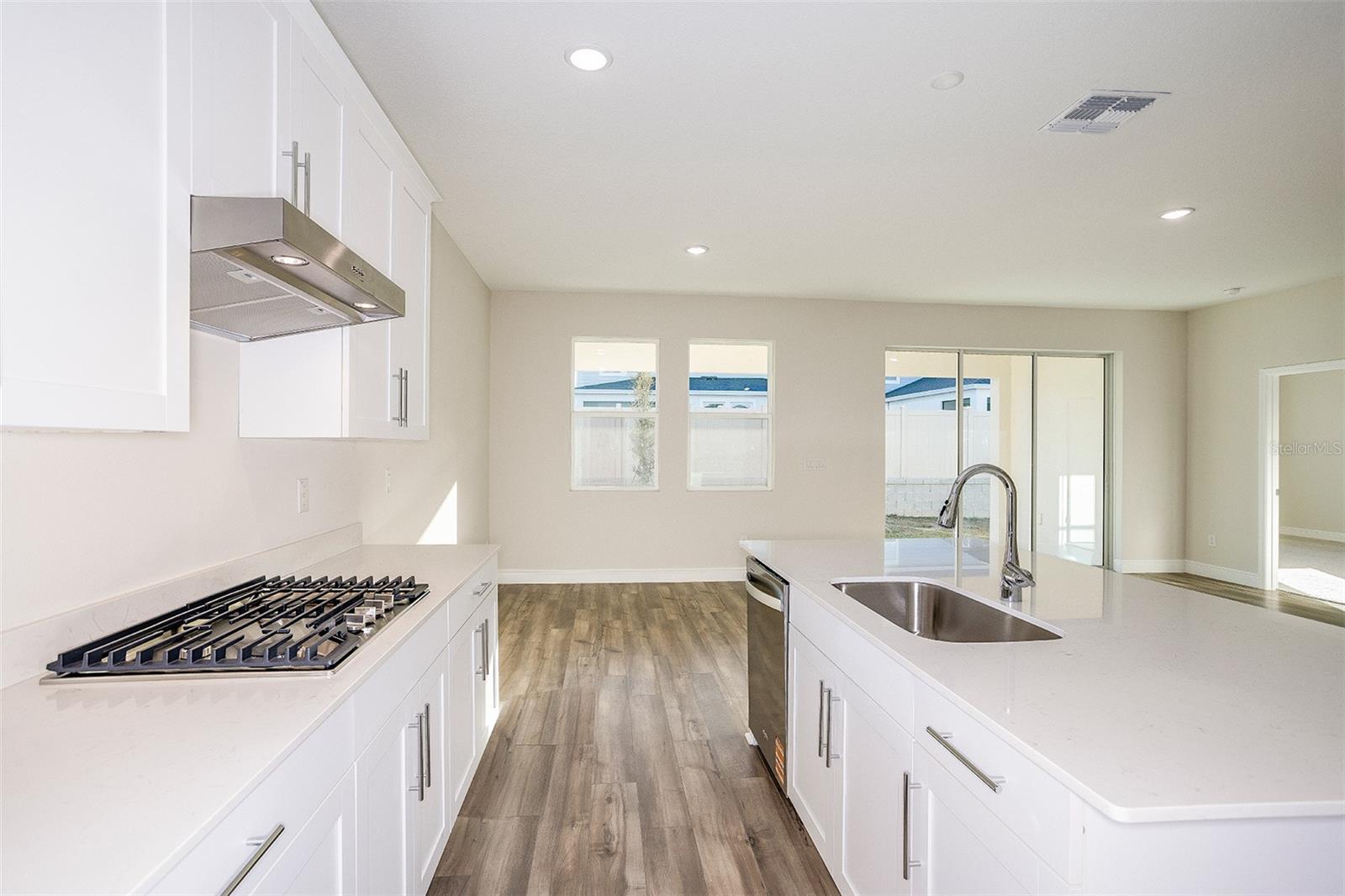 PASADENA WOODS - Residential