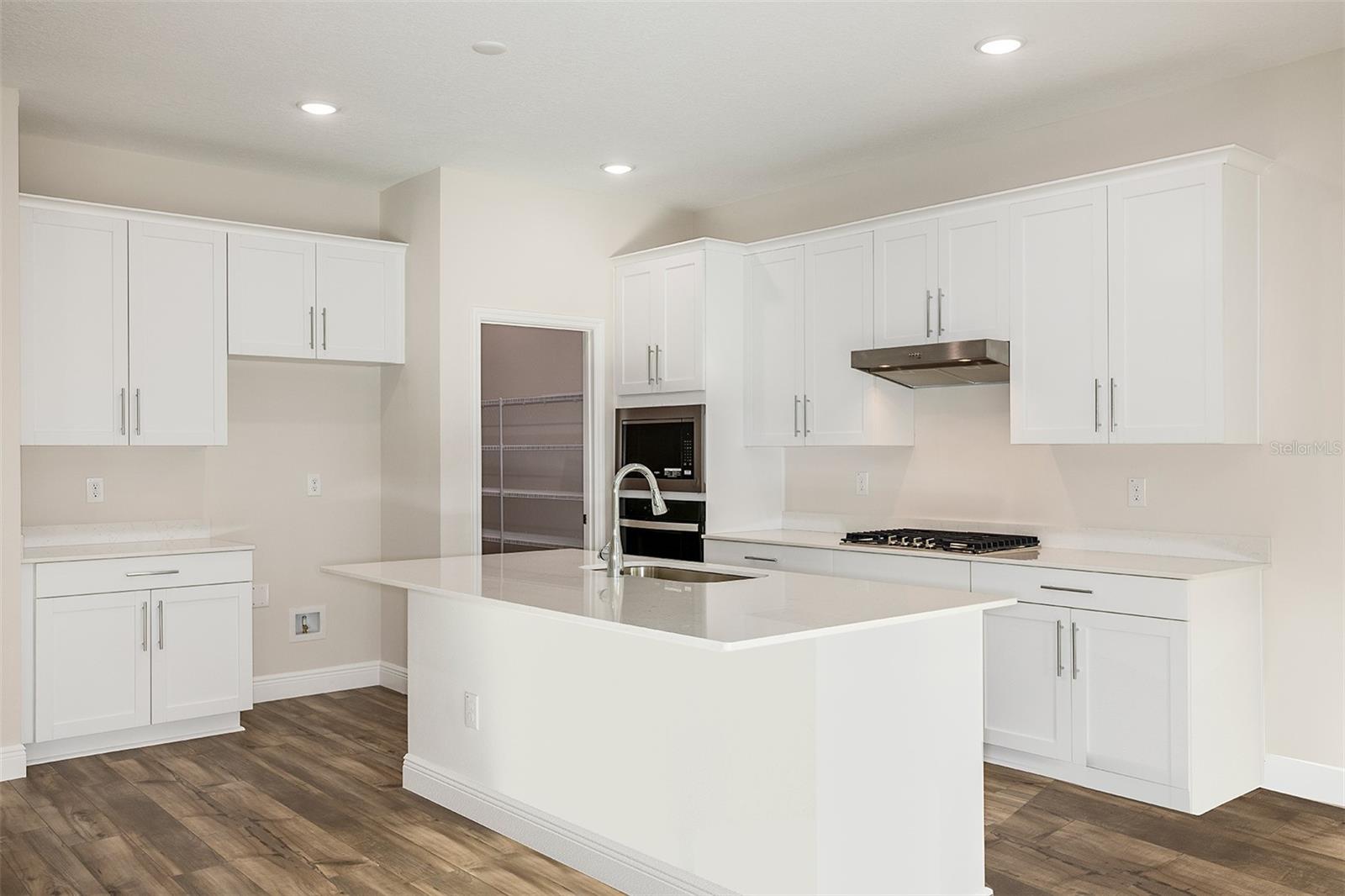 PASADENA WOODS - Residential