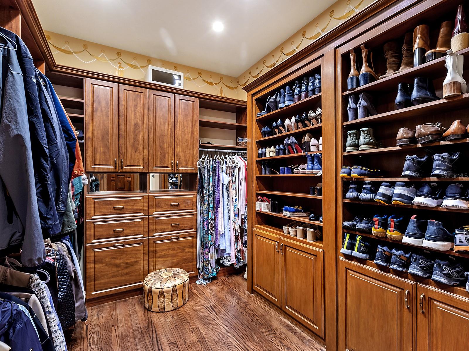 OYSTER BAY ESTATES - Residential