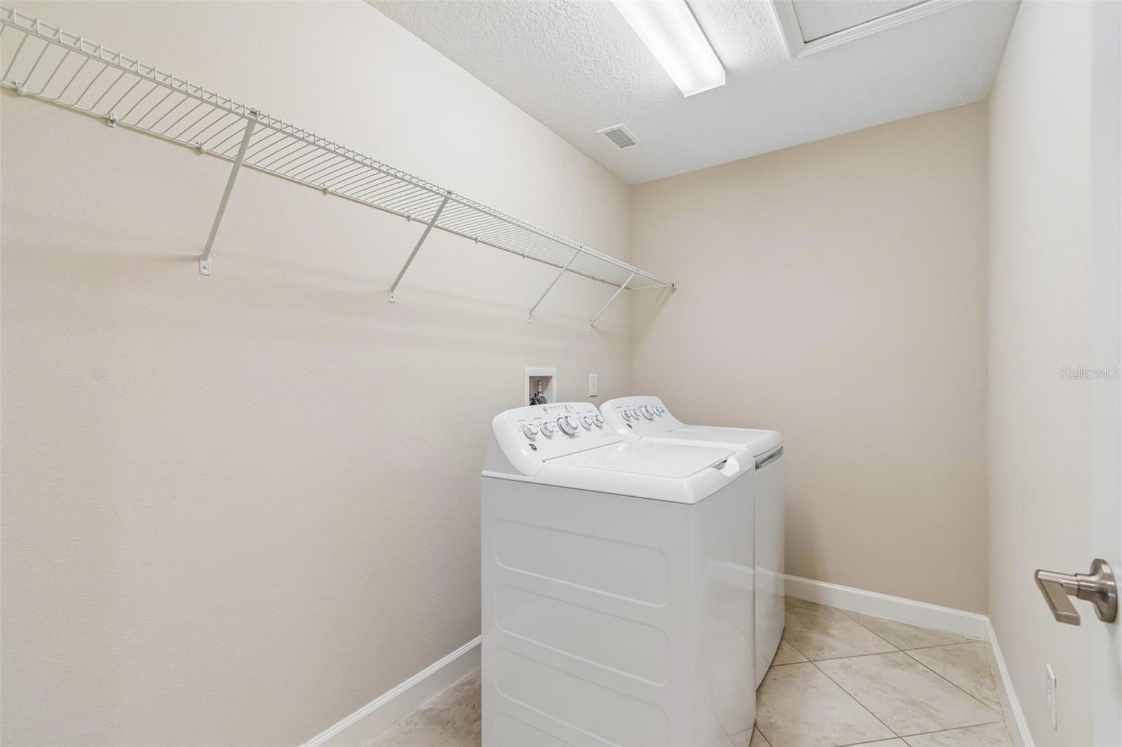 BRIARWINDS - Residential Lease