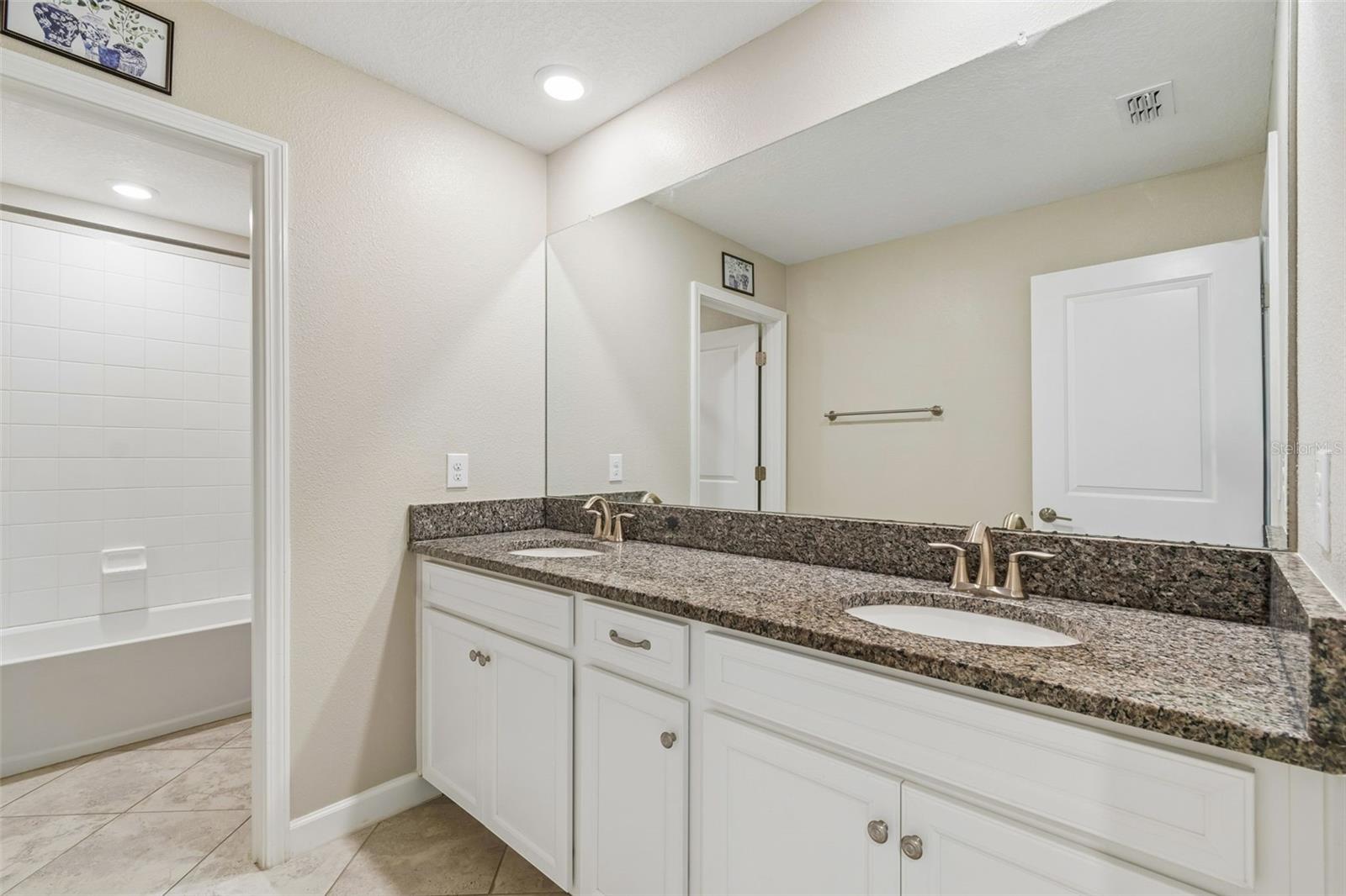 BRIARWINDS - Residential Lease
