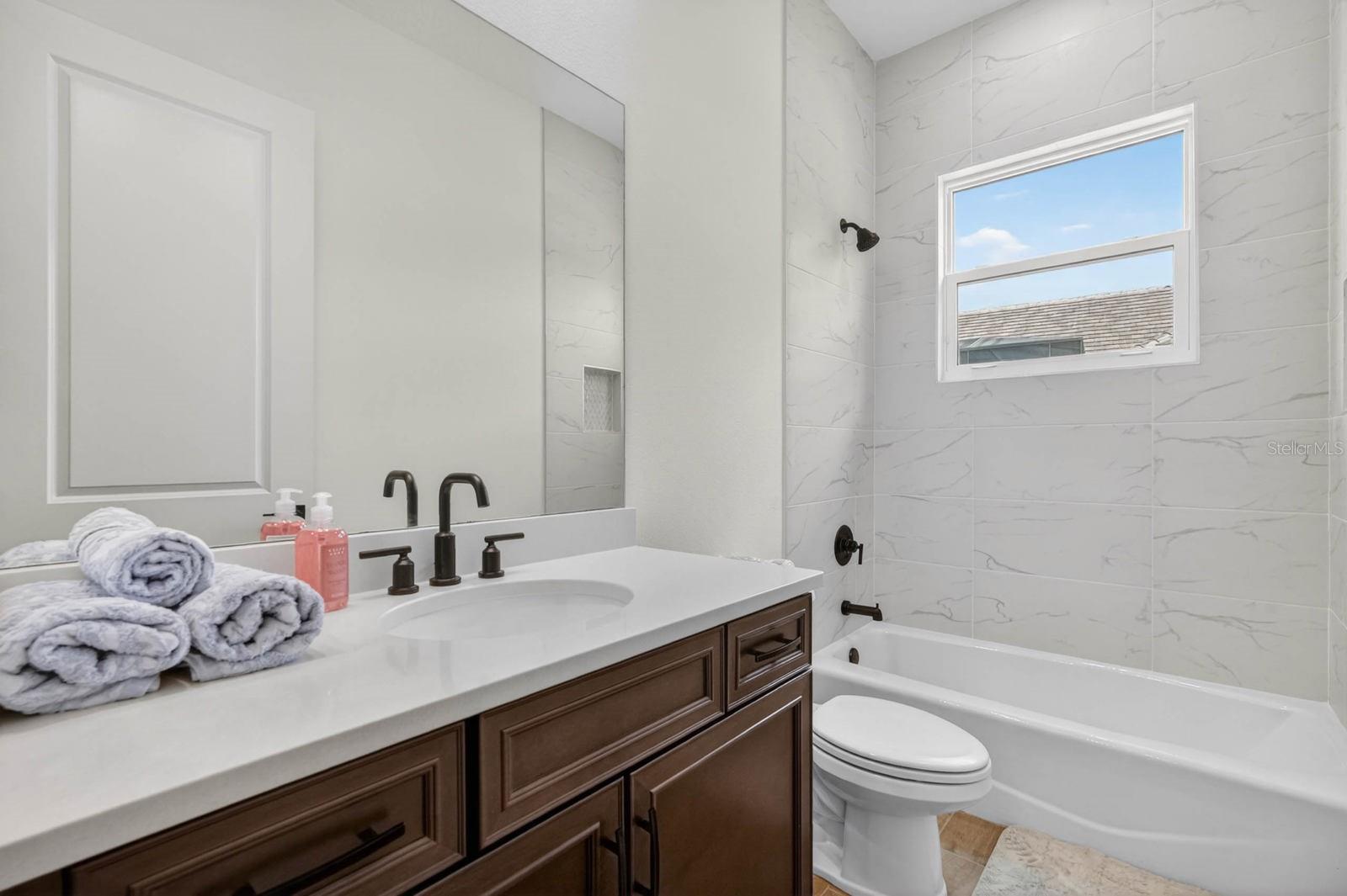 HIDDEN LAKES WATER OAKS SUB PH 2 - Residential