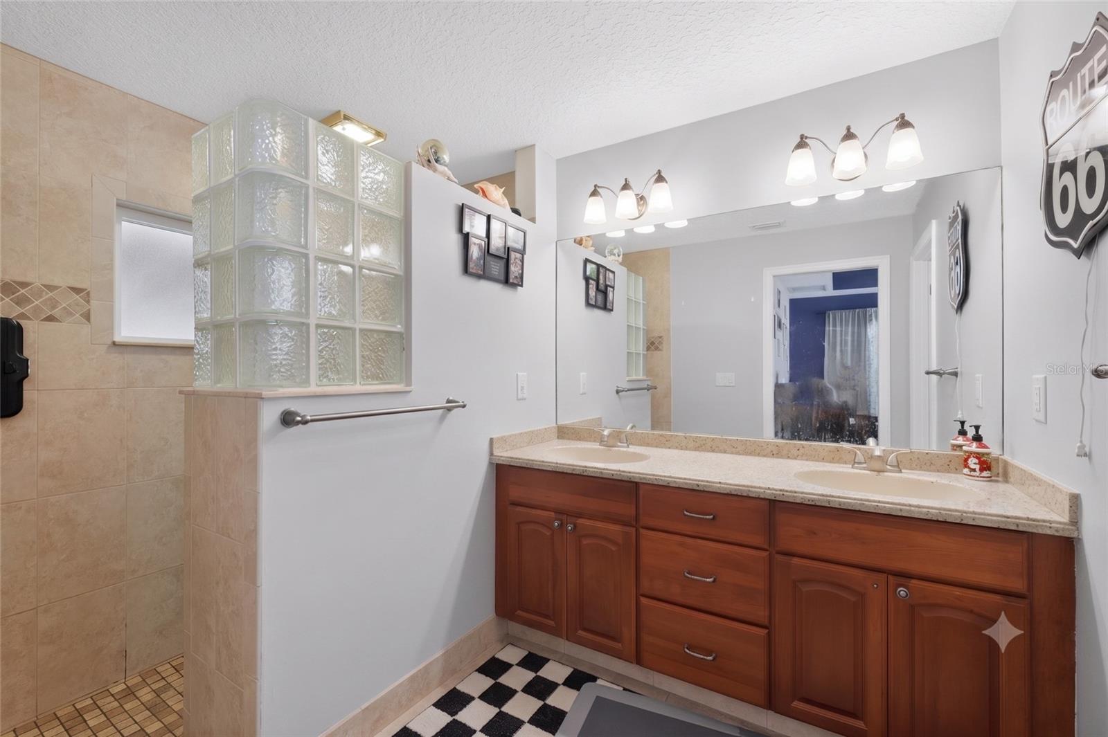 OAKBROOK SUB - Residential