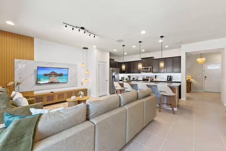 WINDSOR AT WESTSIDE PH 3 - Residential