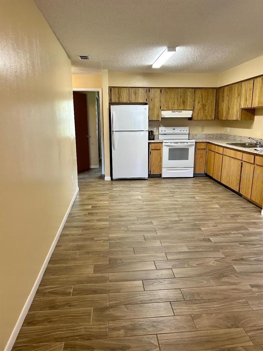 SULPHUR SPGS ADD - Residential Lease