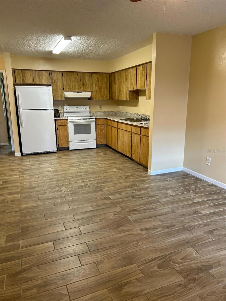SULPHUR SPGS ADD - Residential Lease
