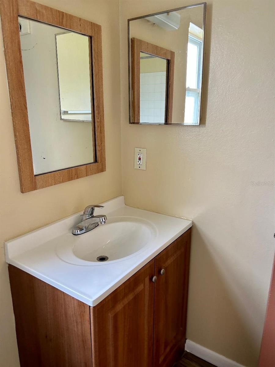 SULPHUR SPGS ADD - Residential Lease