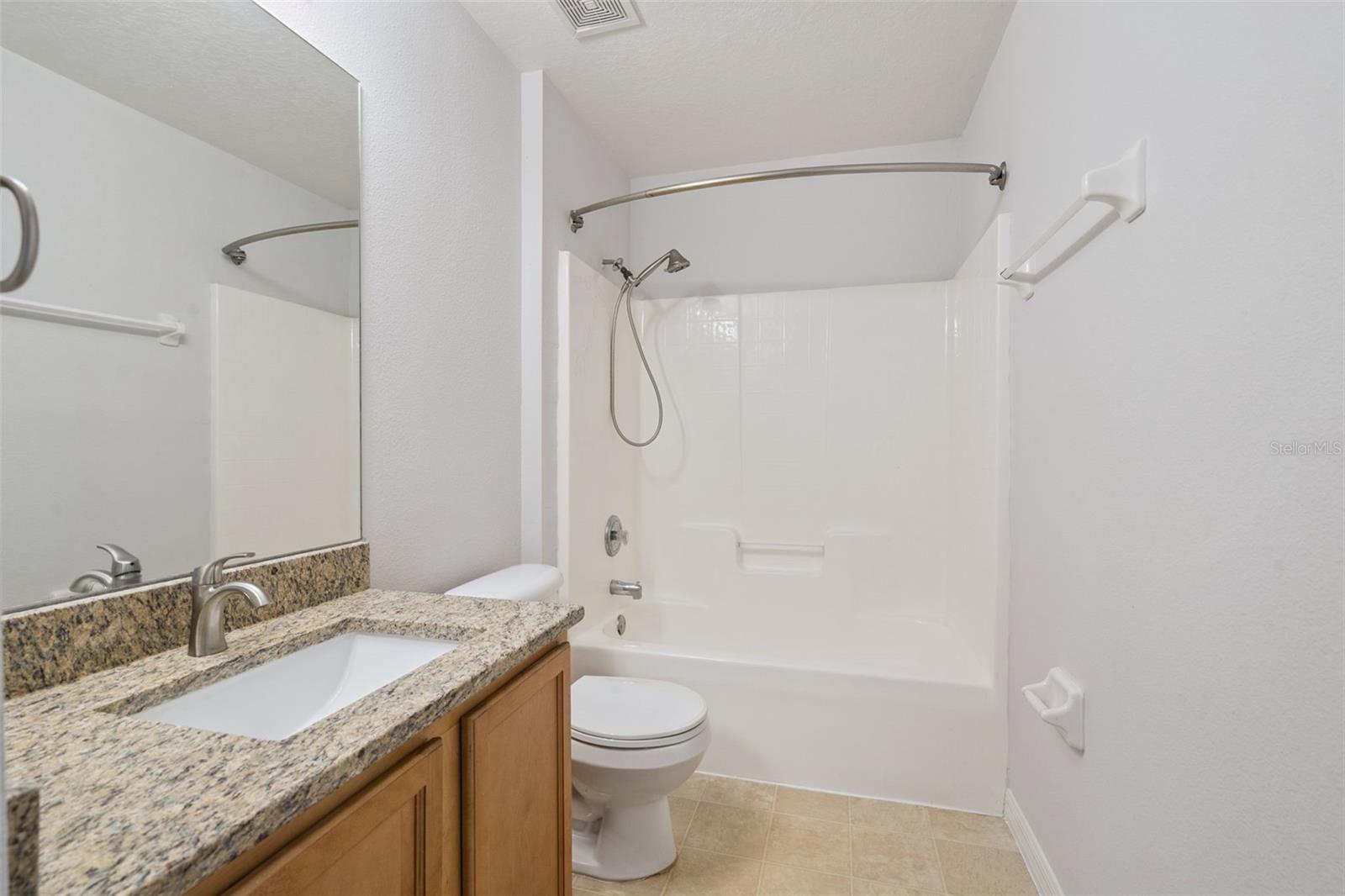 ESTATES LAKE ST CHARLES PH 02 - Residential Lease