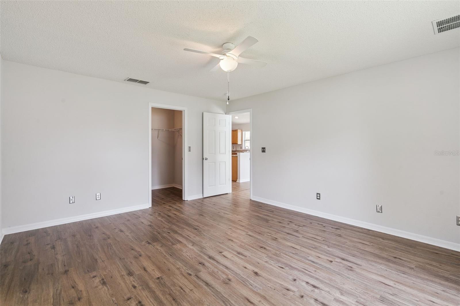 ESTATES LAKE ST CHARLES PH 02 - Residential Lease