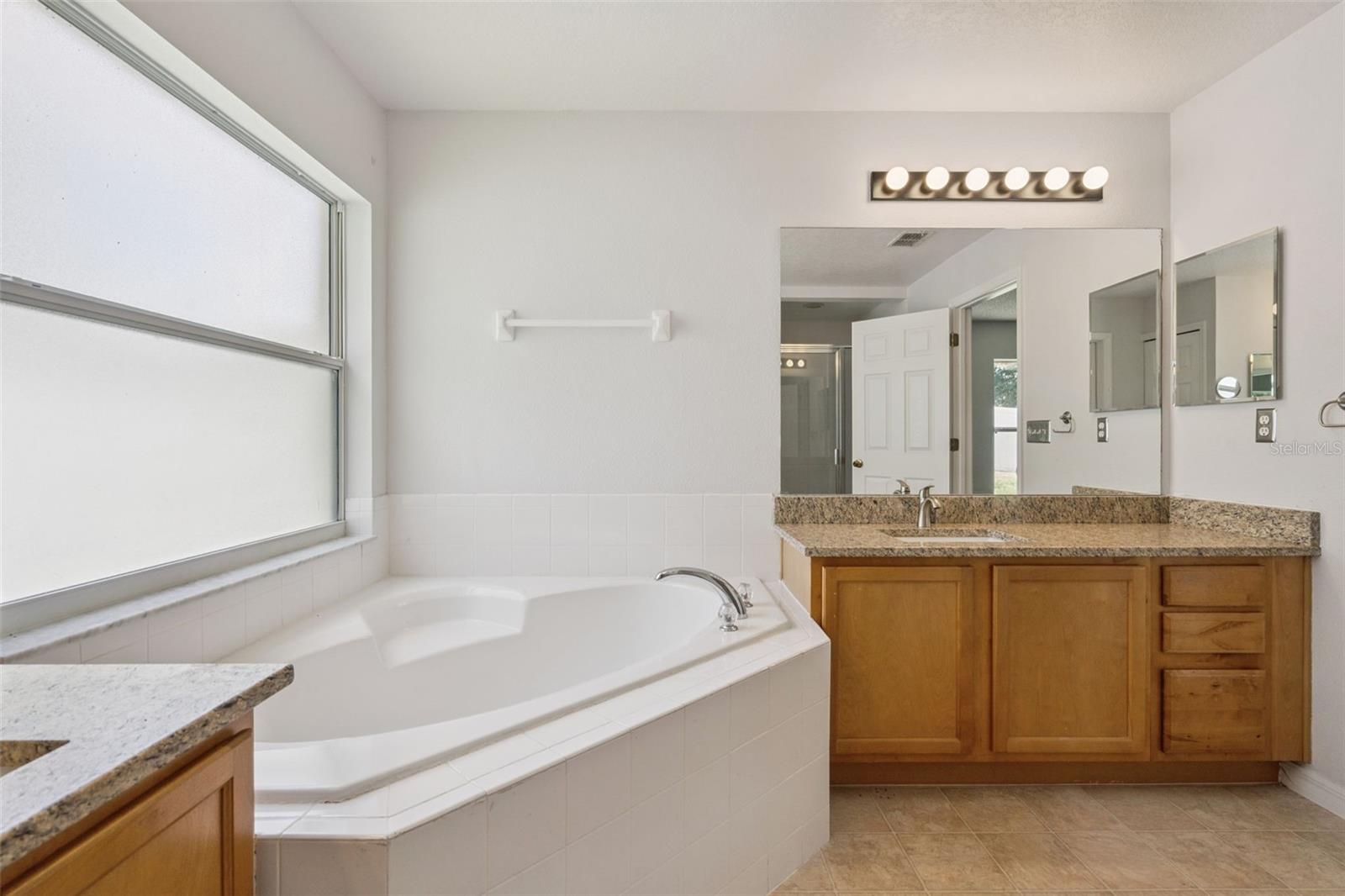 ESTATES LAKE ST CHARLES PH 02 - Residential Lease