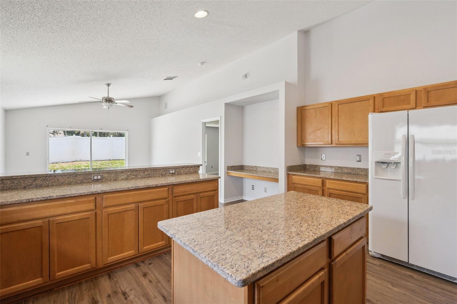 ESTATES LAKE ST CHARLES PH 02 - Residential Lease