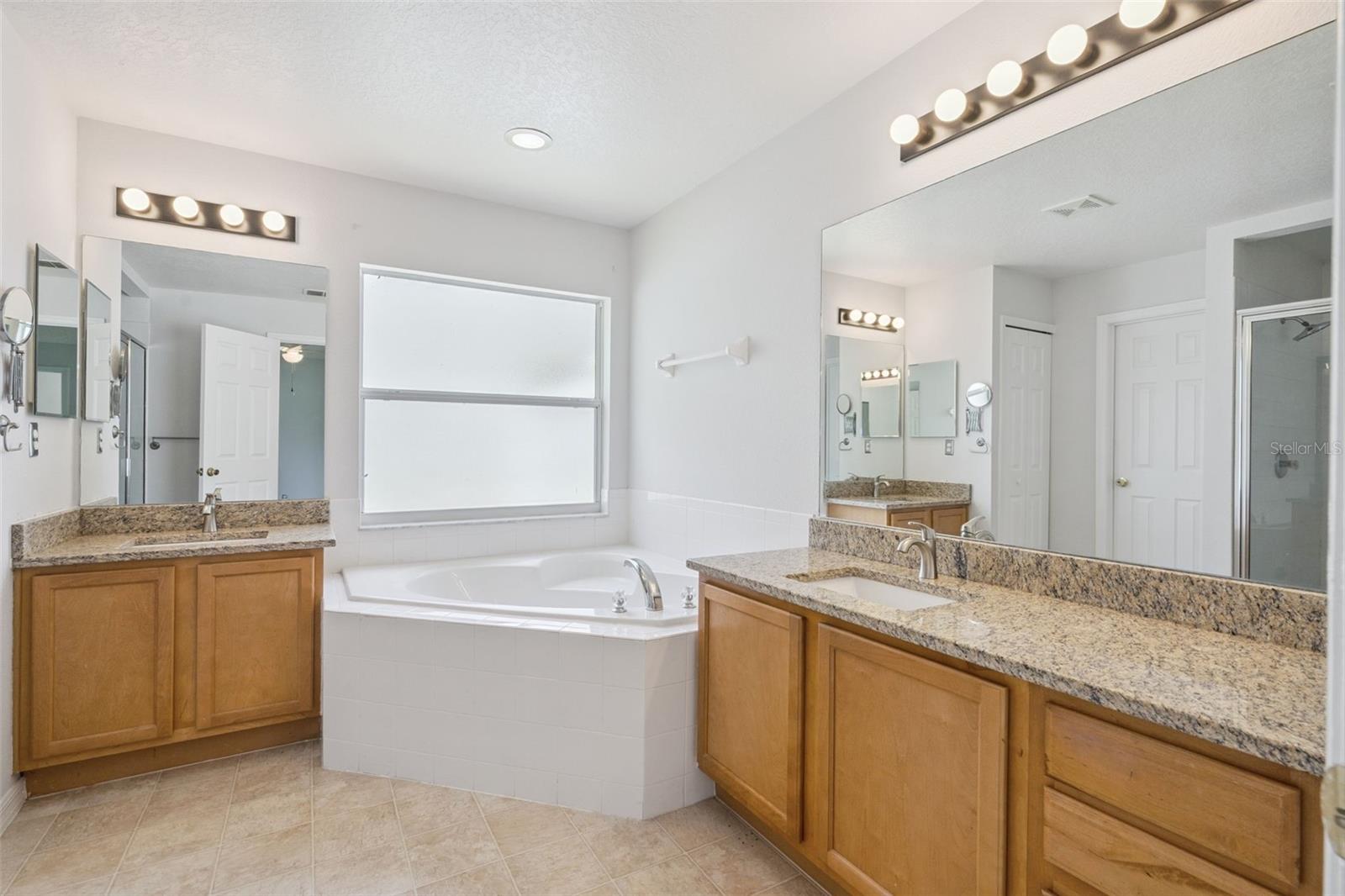 ESTATES LAKE ST CHARLES PH 02 - Residential Lease