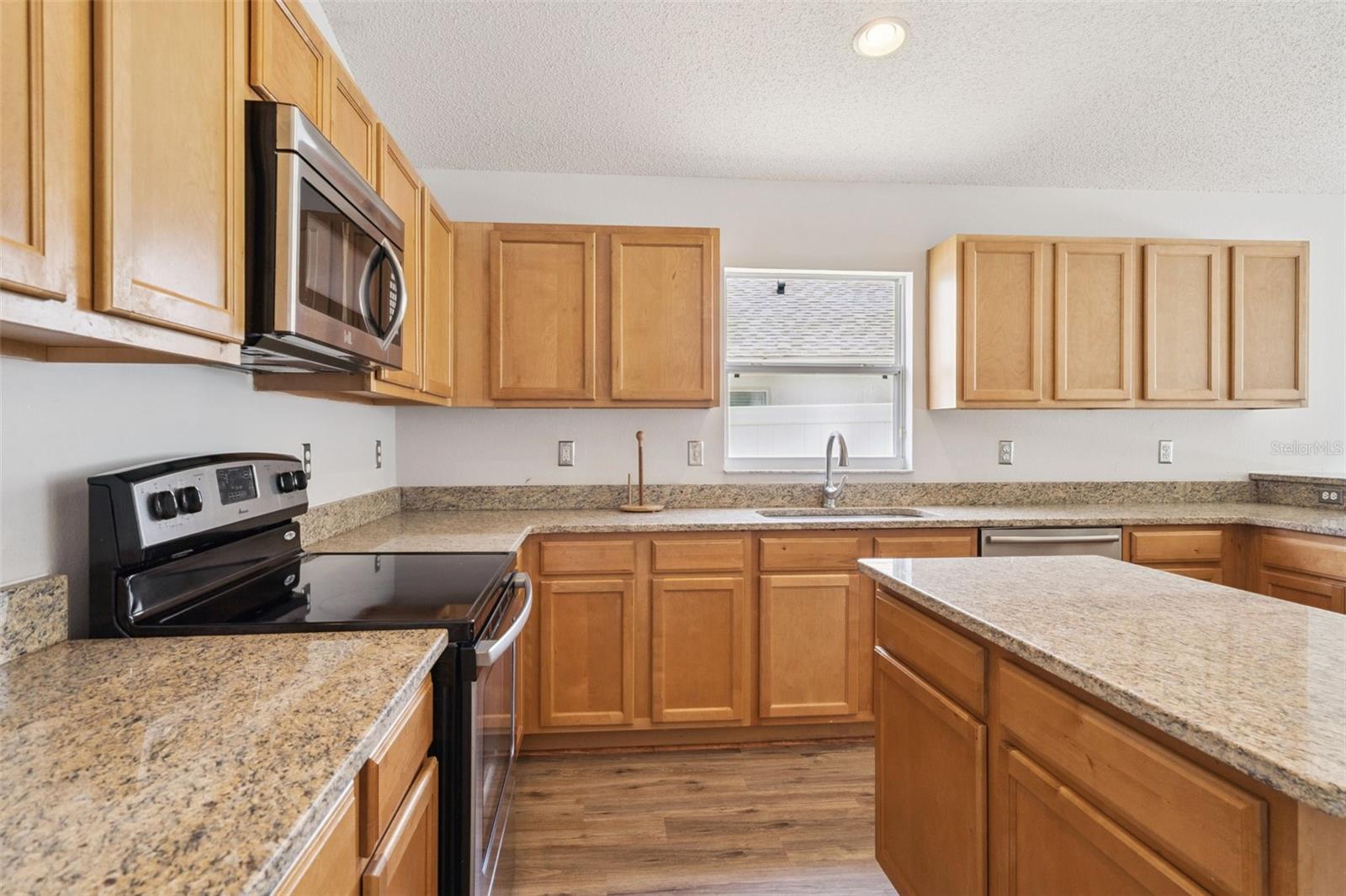 ESTATES LAKE ST CHARLES PH 02 - Residential Lease