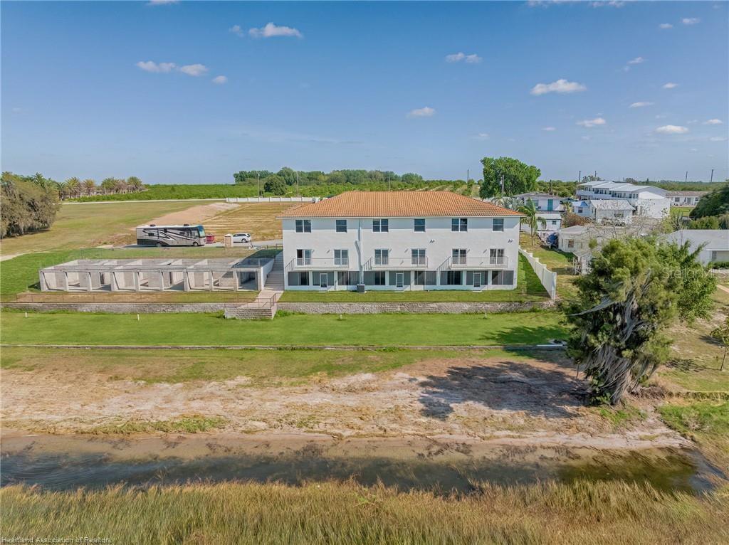 KNICKERBOCKER MANOR - Land