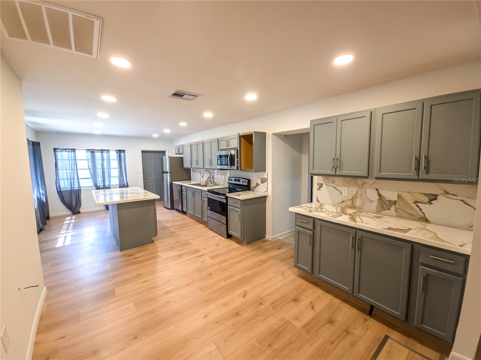 GOLDEN AGE VILLAS - Residential